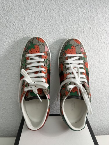 【関税&送料込】Gucci Sneakers With Incrocio Gg Woman's Gucci Sneakers Ace Strawberry Sz 36 US 6 Used In Box