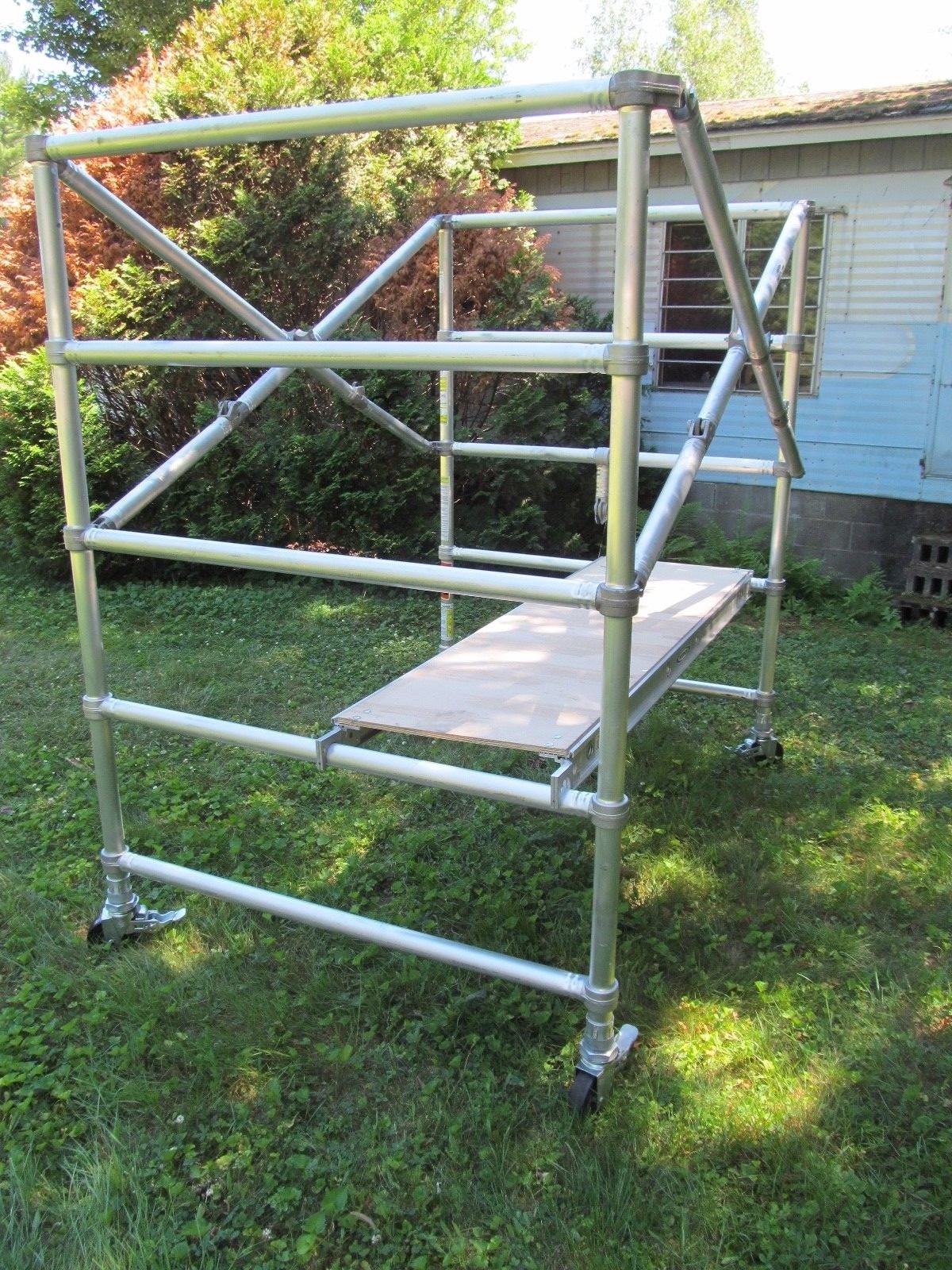 Werner Snap-Up Base Wide Aluminum Scaffold Model SWB-6U Brand New!