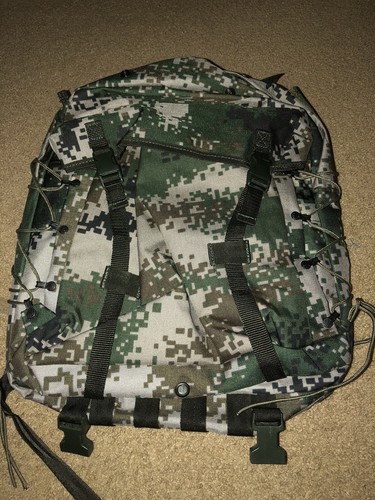 中国軍 中国人民解放軍 迷彩 バックパック 07式 Chinese Military Army 07 Digital Camouflage Combat Backpack