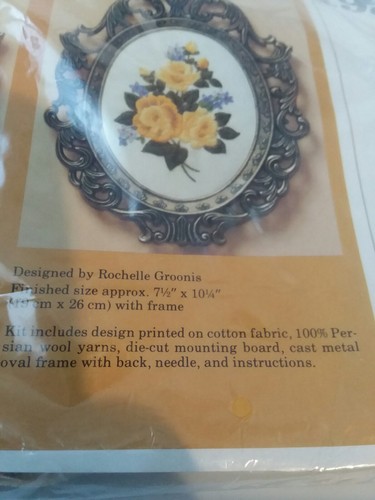 The Creative Circle Crewel Embroidery Kit Tea Roses No. 1926 Vintage 1983 W1