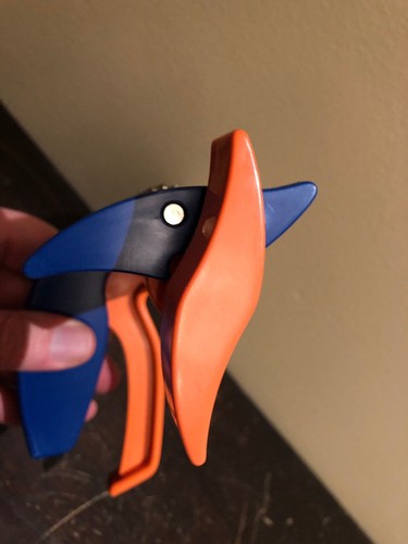 Fiskars Handheld Paper Crimper Corrugated Paper Maker Works