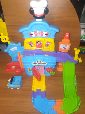 VTech Go! Go! Smart Wheels Disney Mickey Mouse Café Pieces With Food Truck Car
