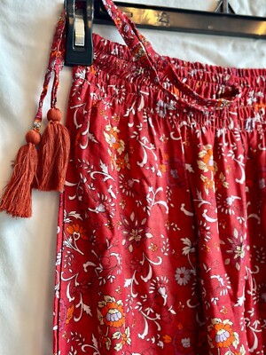 Wide leg pant by sea lustre size sml 100% rayon in red with cool floral design 