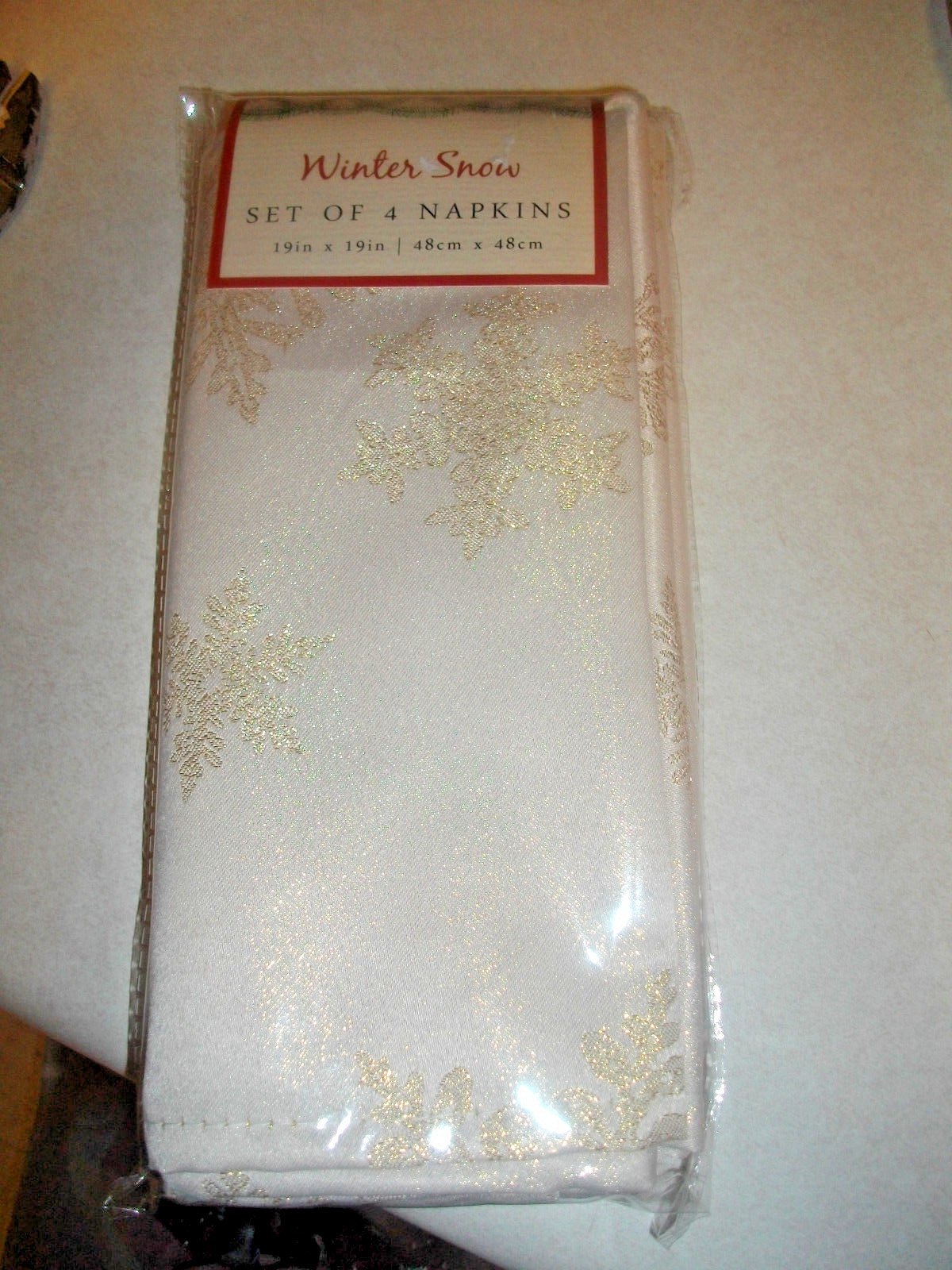 NEW 4 FABRIC GOLD SNOWFLAKE NAPKINS 19