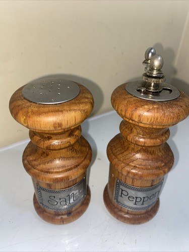 VTG  Wooden Salt Shaker & Pepper Mill Grinder Set 6"