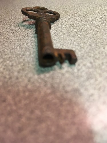 Antique Victorian Skeleton Barrel Key