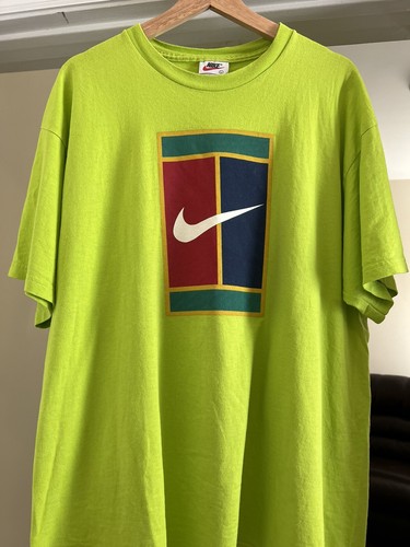 【アップルディバイド】NIKE CHALLENGE COURT Tシャツ アップルディバイド】NIKE CHALLENGE COURT Tシャツ アップル