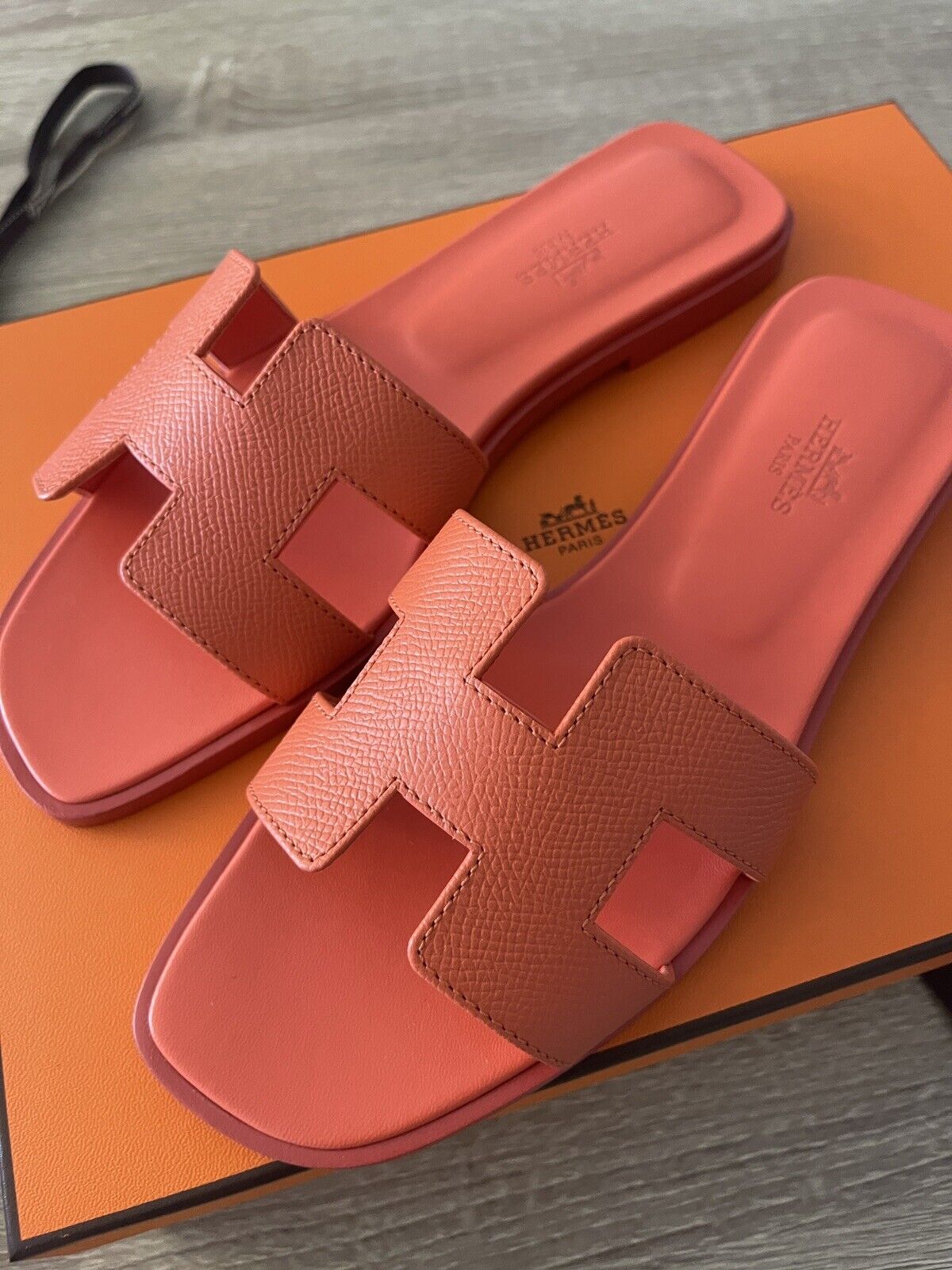 RARE brand new HERMES ORANGE. Hermès Oran Sandals sz36.5. w RARE brand new HERMES ORANGE. Hermès Oran Sandals sz36.5. w
