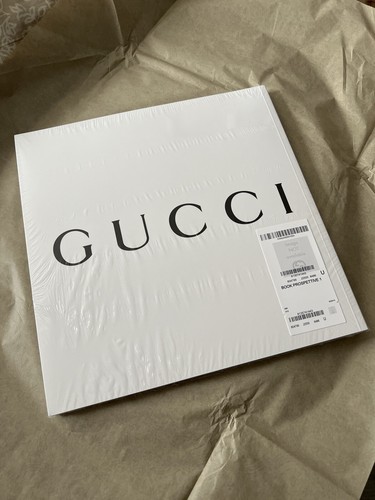 アート・デザイン・音楽 Book of Gucci by Gucci Limited Edition $_57.PNG?set_id=8800005007