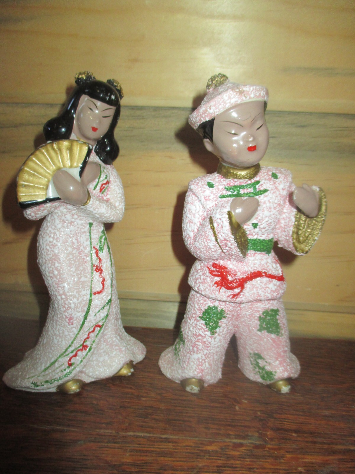 にょjapanvintage 40s 50s 襤褸 ORIENTAL Vintage ASIAN MAN WOMAN In TEXTURED PINK Ceramic
