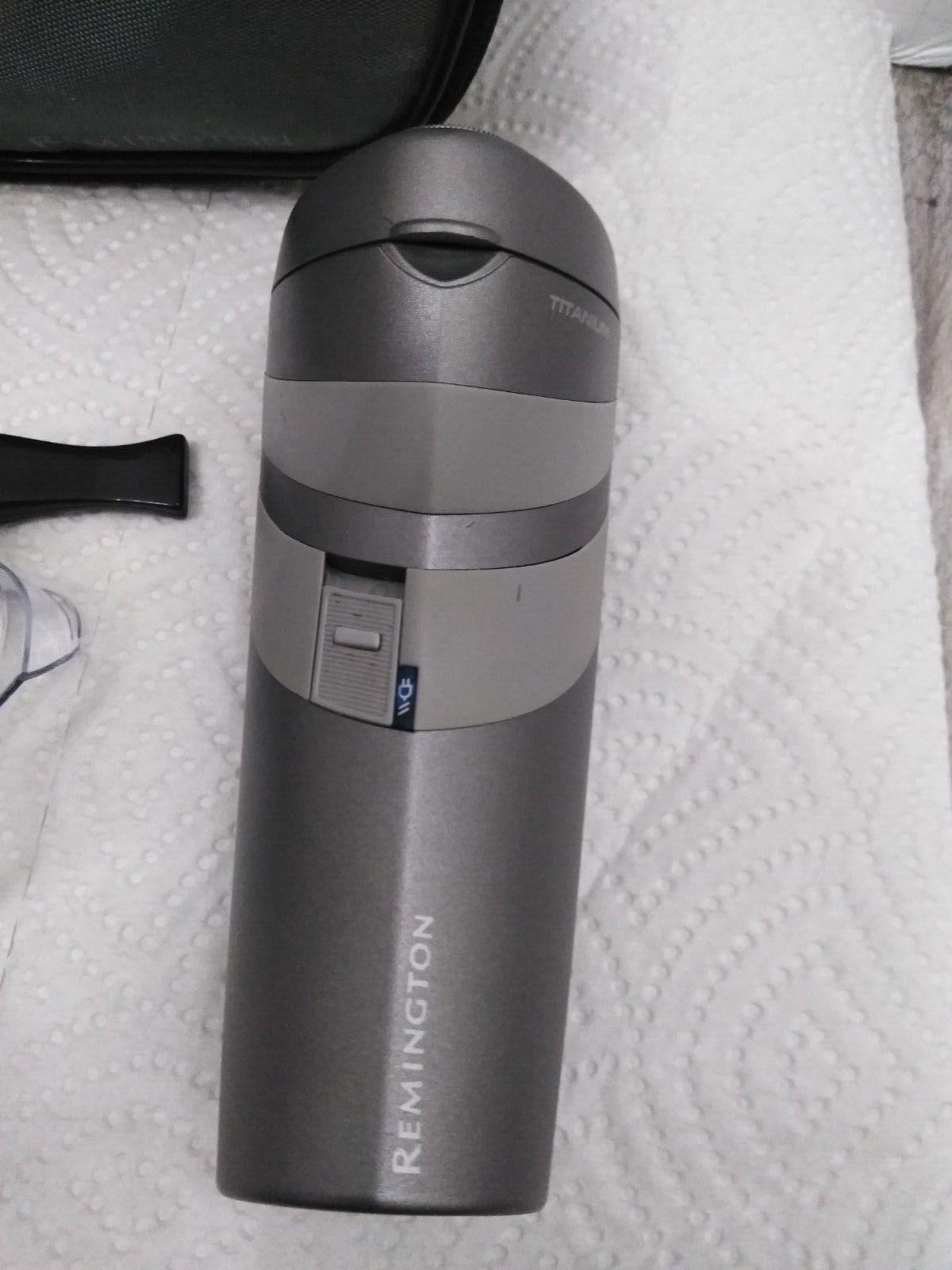 Remington R450 Titanium Men's Electric Razor Shaver 3 head w Case & cord