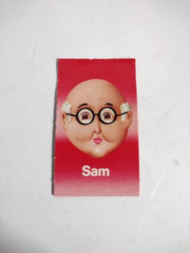 アメリカンブックマッチのコレクションのレプリカです。 Guess Who Game 1987 Red Sam Replacement Card | eBay