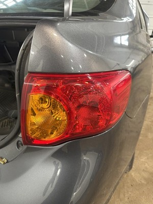 09 10 TOYOTA COROLLA Tail Light Lamp Passenger Right