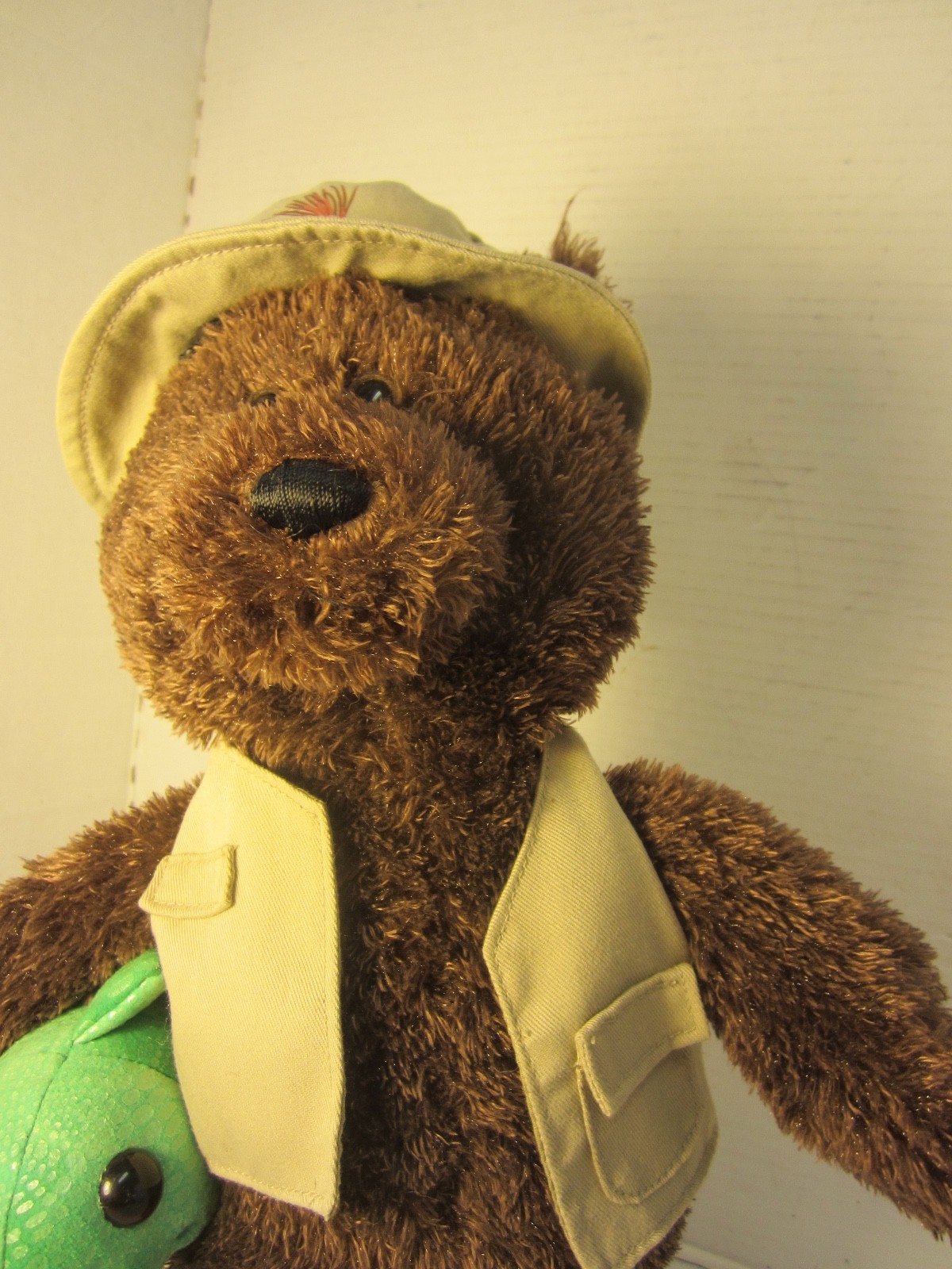 GundFun Singing Animated bear