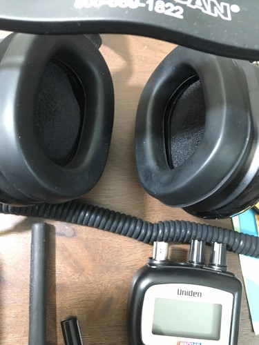 Uniden Bearcat NASCAR BC92XLT Hand Held Scanner Radio w/ Track Scan Headphones