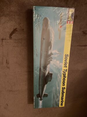 SEALED Soviet Typhoon SUBMARINE Model Kit 1:400 1989 Revell #5231 USA 17-3/4''L