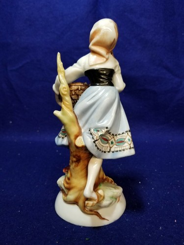 Andrea by Sadek figurine 8 inches tall