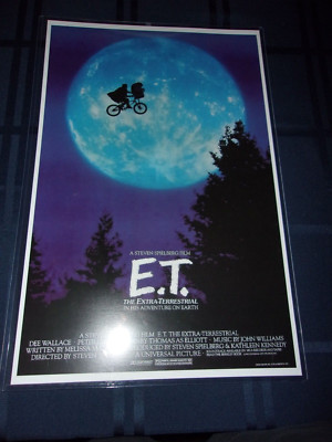 E.T. movie poster The Extra Terrestrial, Steven Spielberg - 11x17'' Wall Art Gift