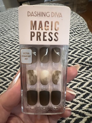 Dashing diva magic press  ash mocha latte  press on nails. NIB￼