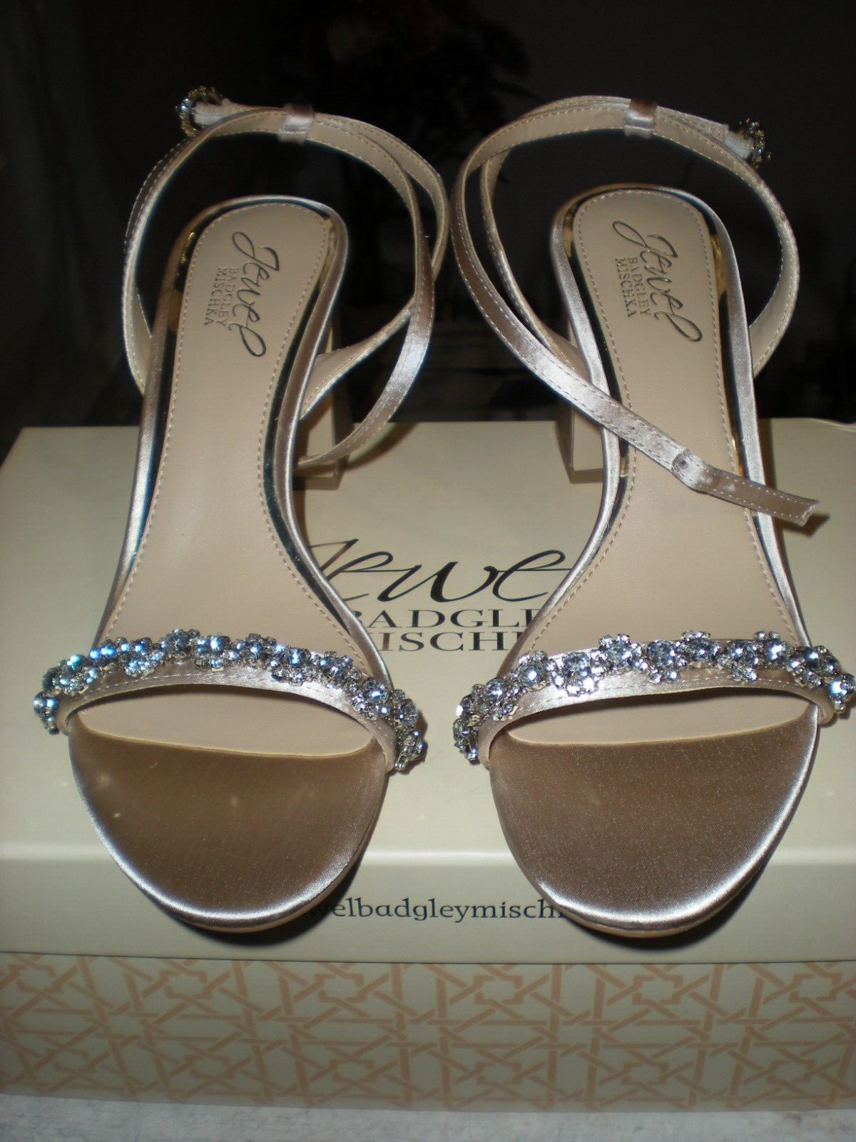 Jewel Badgley Mischka Alyna Bejeweled Block Heel Size 6B
