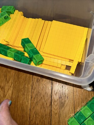 Math Manipulatives Plastic Blocks 9 Yellow 100 Sq ones,76 10 Rods, 46 Green,card