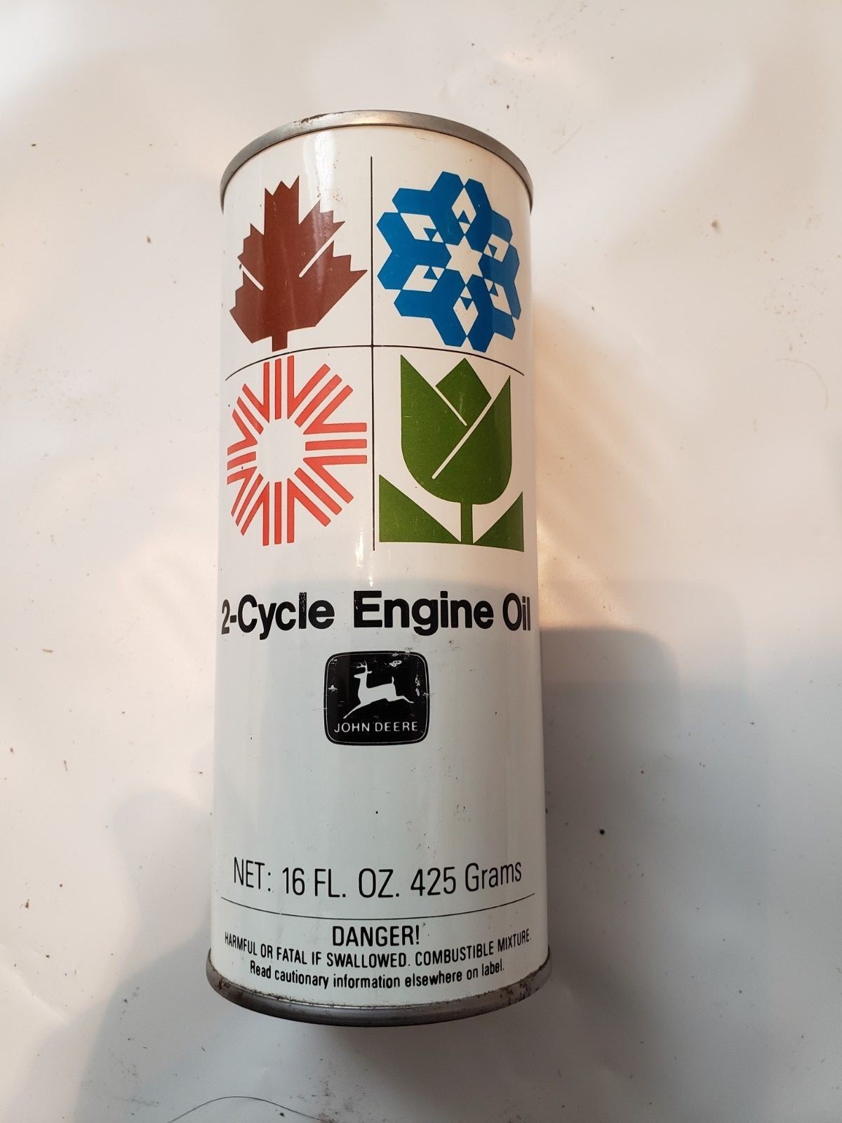 2 Cycle John Deere Engine Oil 16 Oz Can TY6244 O1