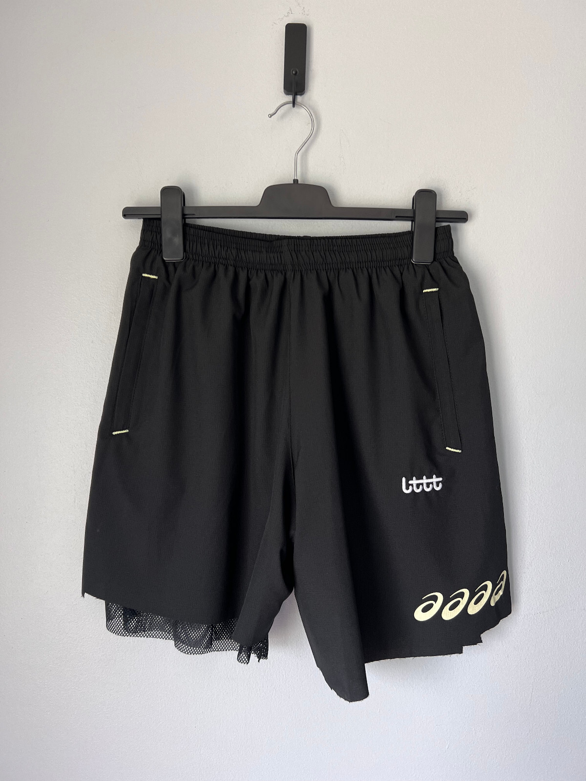 on Club Shorts 黒 Sサイズ On Running Club Shorts 'Black' 1MF10480553