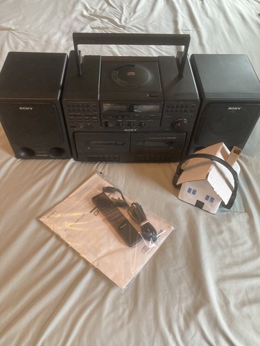 Sony CFD-570 BOOMBOX HUGE CD / FM /