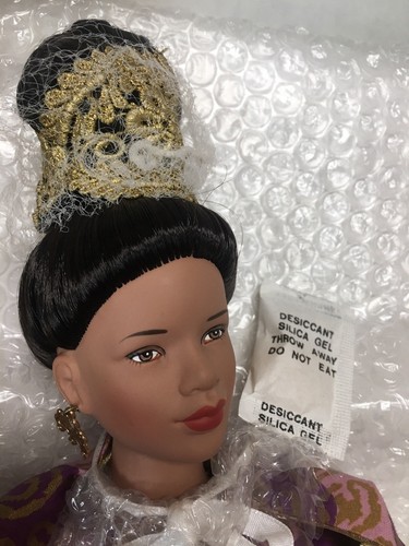 NEW IN BOX 19” Robert Tonner Doll “Olivia” 98708 w/box + certificate #203/500