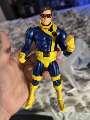 Medicom Toy MAFEX X-MEN No.099 Cyclops COMIC Ver. ACTION Medicom Toy MAFEX X-MEN No.099 Cyclops COMIC Ver. ACTION