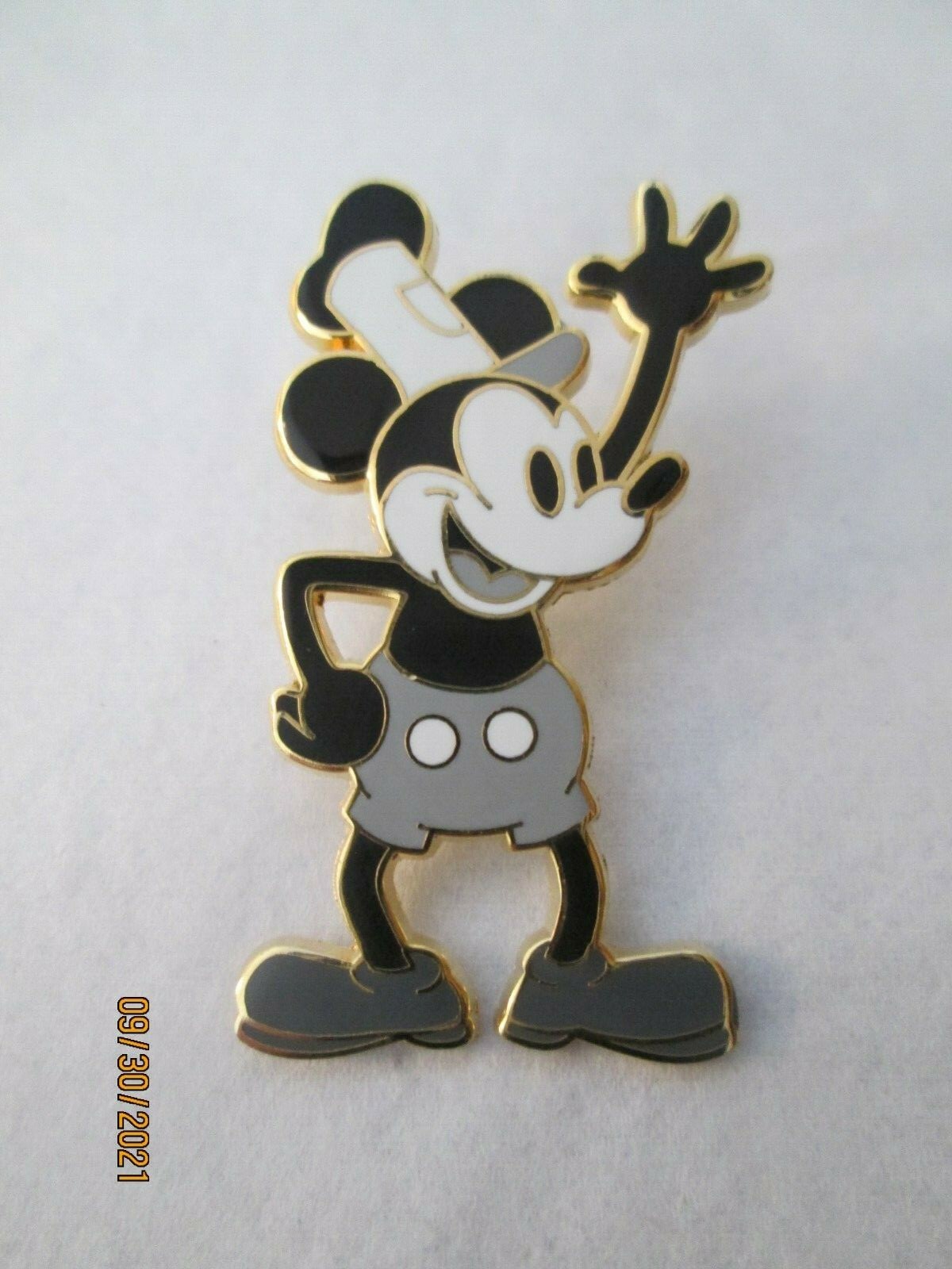 Disney Official Pin Trading 2008 Mickey Mouse Pin ~ Silver