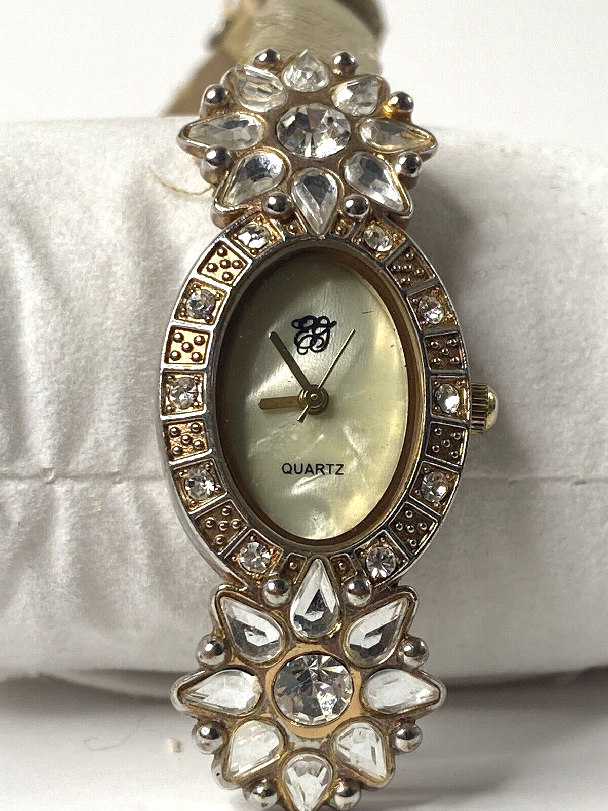 Vintage Elizabeth Taylor White Diamonds anniversary Pearl Tone watch Not  Working