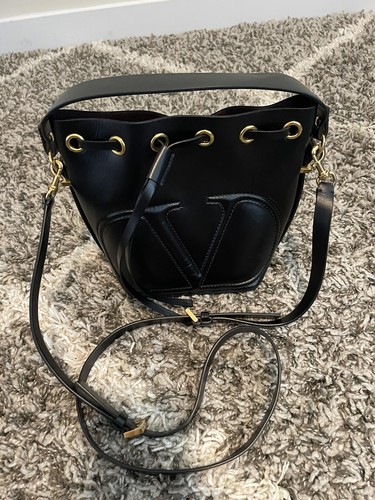 ショルダーバッグ・ポシェット VALENTINO BUCKET BAG (7W2B0R95GCB REN) Valentino - Vain black leather bucket bag 7W2B0R95GCB - shop