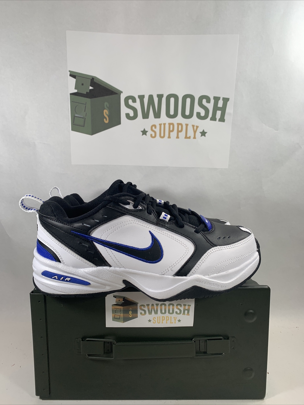 Nike Air Monarch IV Mens Size 10 Extra 