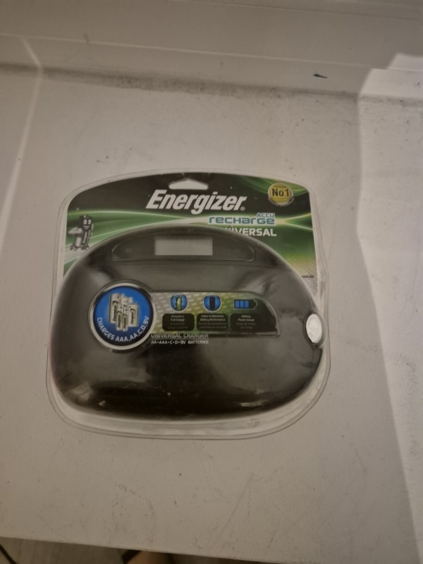 Energizer Chargeur De Piles Neuf Avec Alimentation