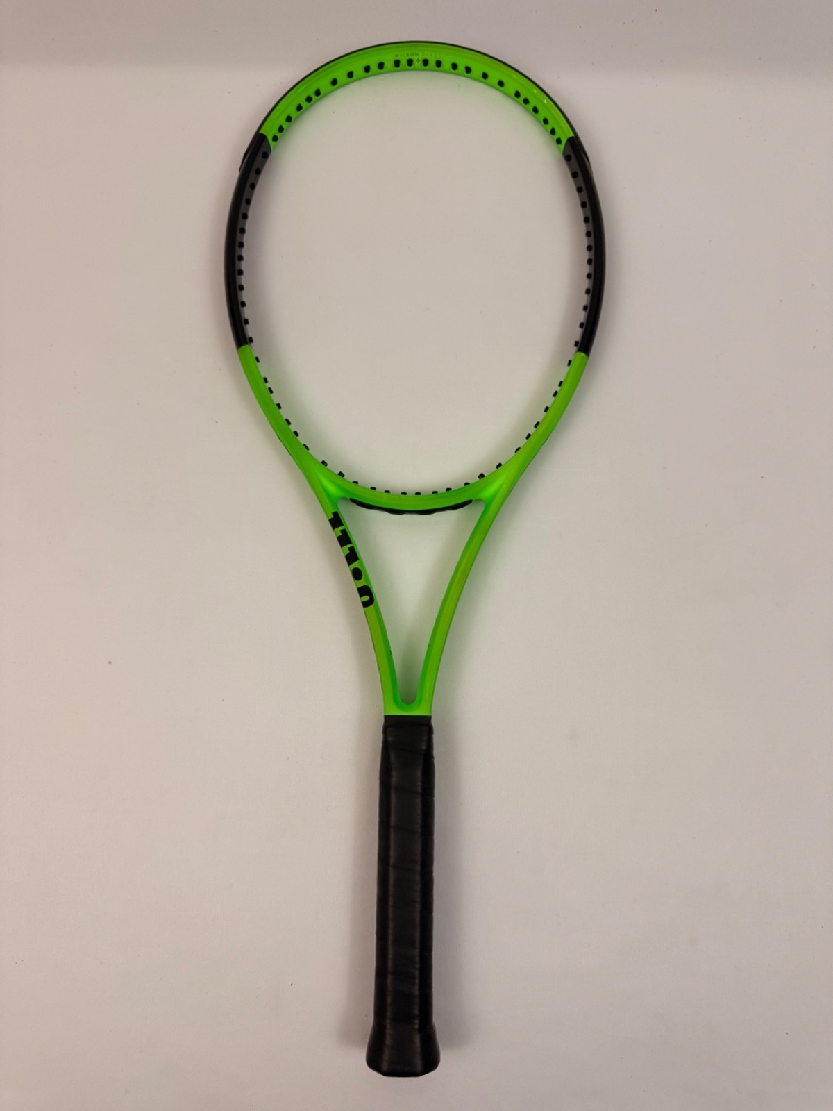Wilson Blade 98 18x20 Countervail Reverse Paintjob, 4 3/8