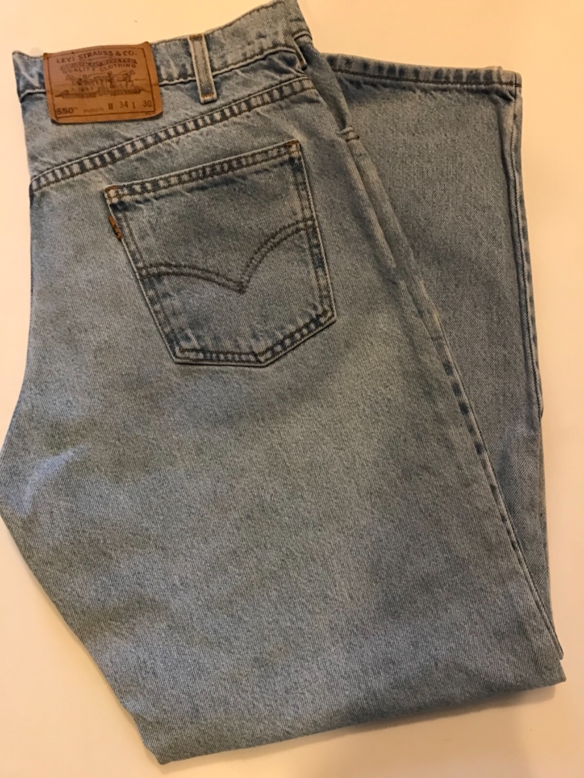 Levi's 550 Relaxed with Tapered Leg 