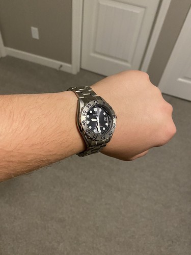Seiko Titanium SBDN013 Men's Solar Quartz 200m Diver watch Seiko Titanium SBDN013 Men's Solar Quartz 200m Diver watch