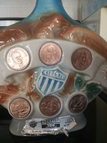 VINTAGE LIBERTY MEDAL HAMILTON JIM BEAM DECANTER BOTTLE USA EMPTY