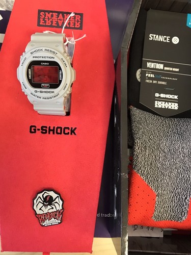 Pre-owned Casio G-shock X Sneaker Freaker Redback Dw-5700sf-1 Coffin Edition