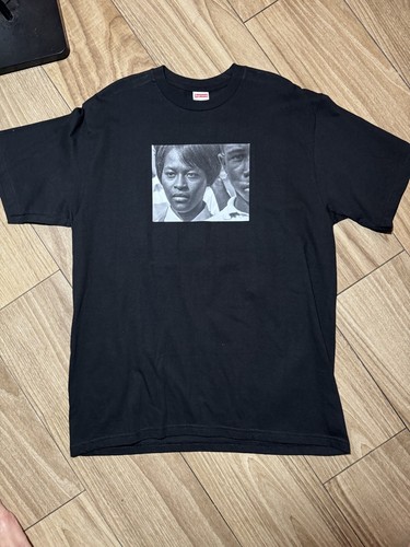 Tシャツ・カットソー Supreme x Roy Decarava Mississippi T-Shirt Light Slate Supreme x Roy Decarava Mississippi T-Shirt Light Slate