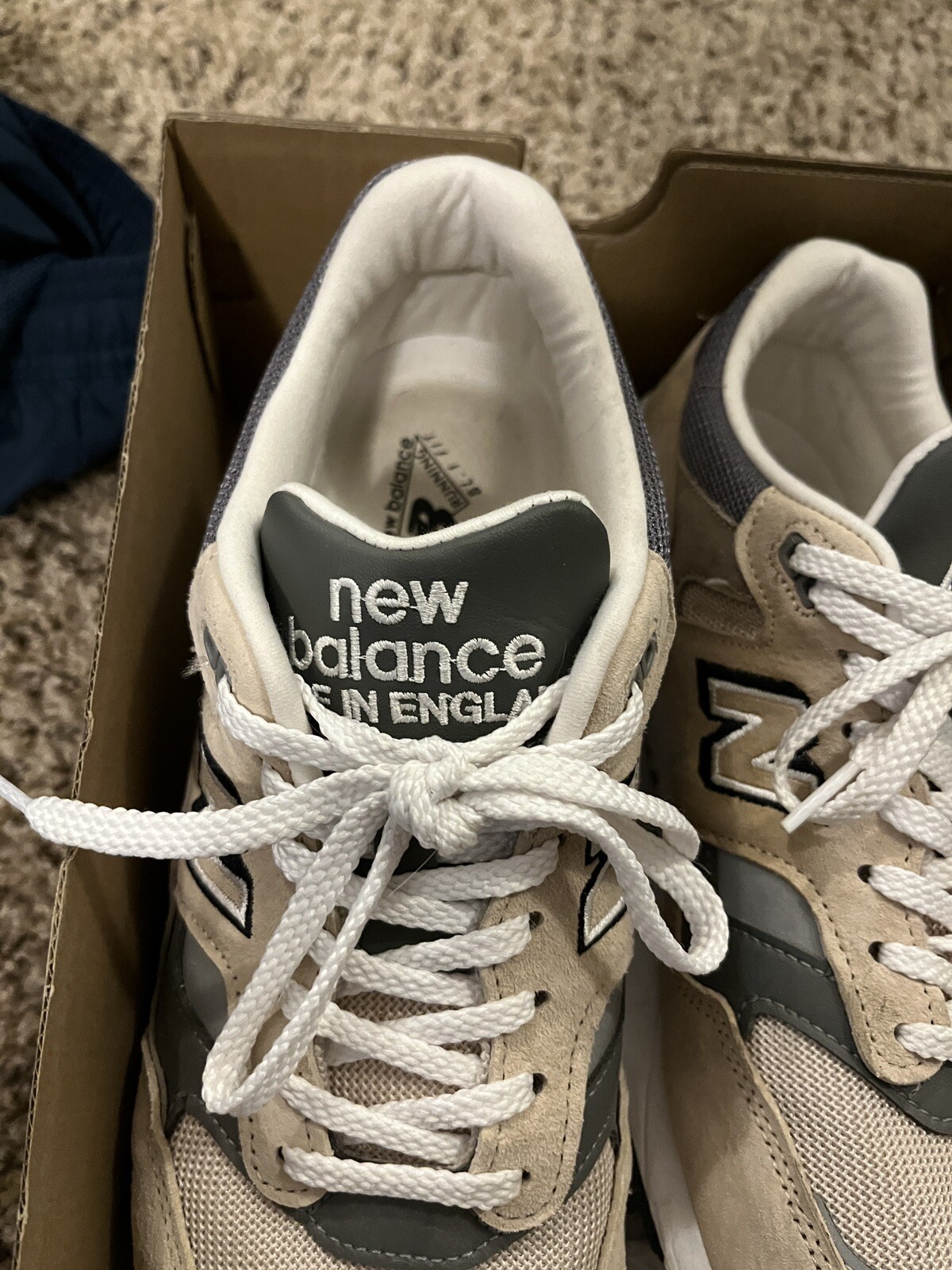 New Balance NB M1530 FDS Beige and Grey, Made In England - Size 10.5:  купить с доставкой из США, цена 11 694 руб - (155051024526)