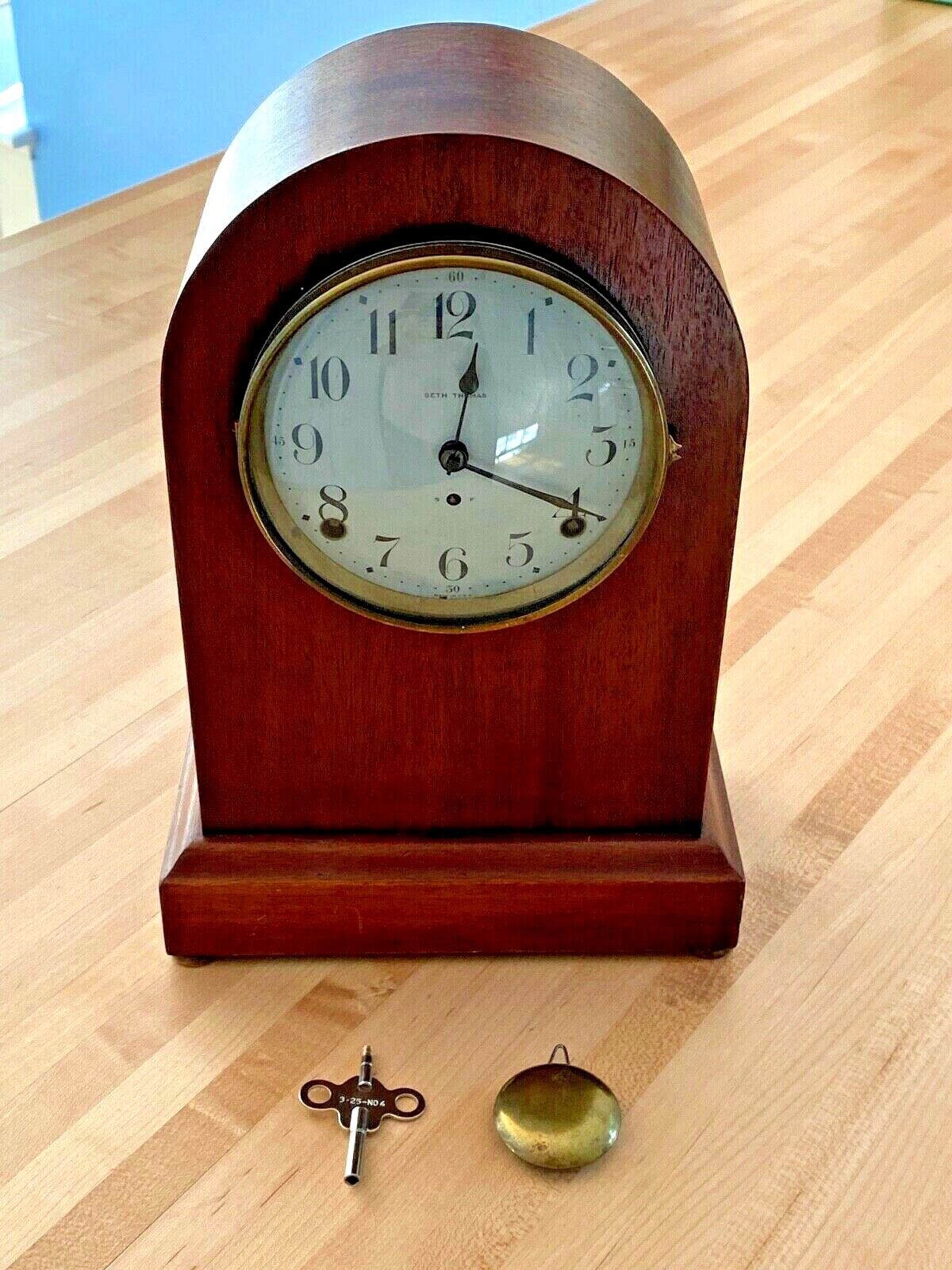 будильник 8 утра. часы наручные витрина. часы 8 магазин. электронные часы 7 00. часы 8 часов.