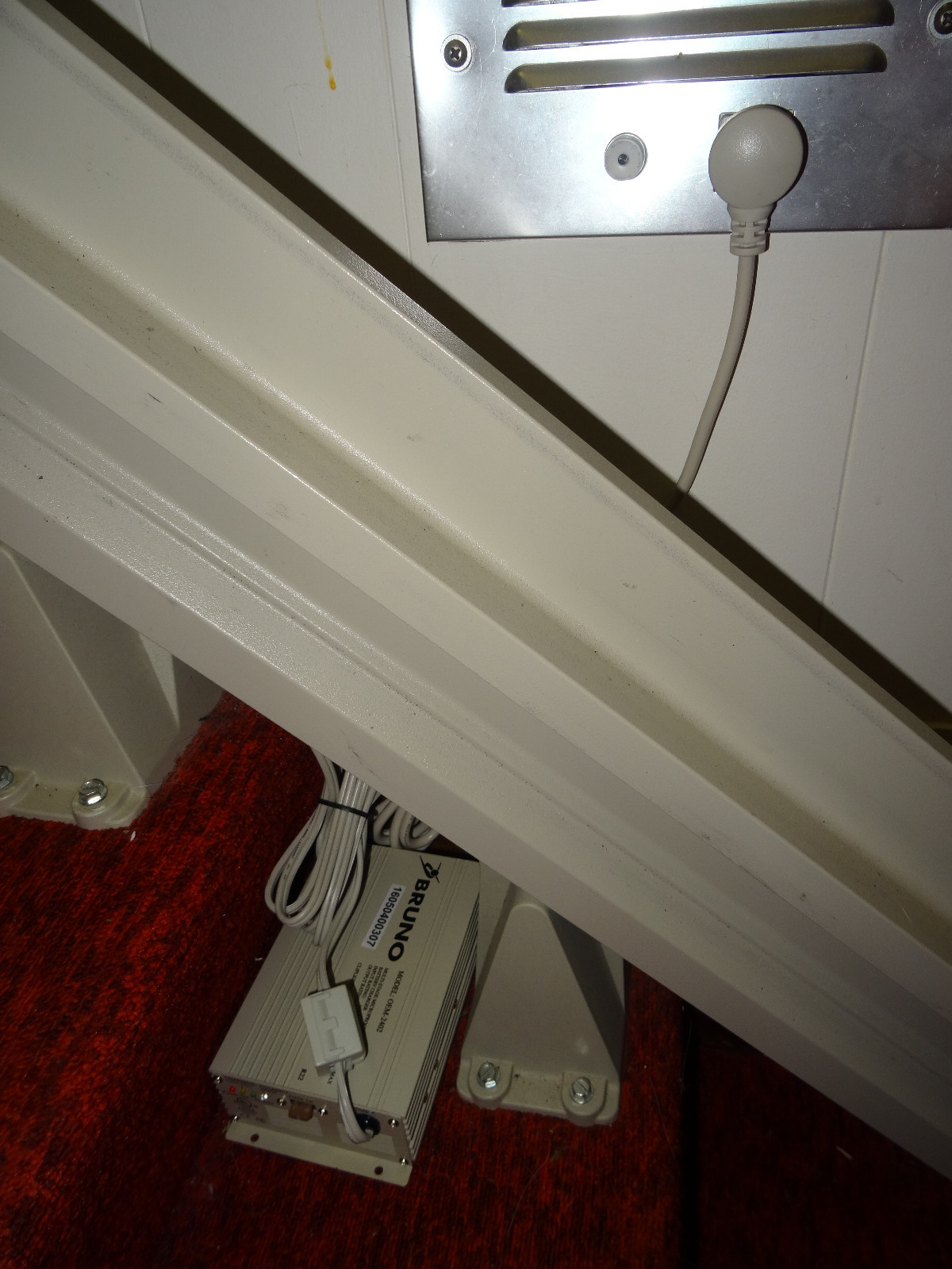 Bruno Stair Chair Lift SRE-2010 Rail and all relevant parts included.Excellent!!