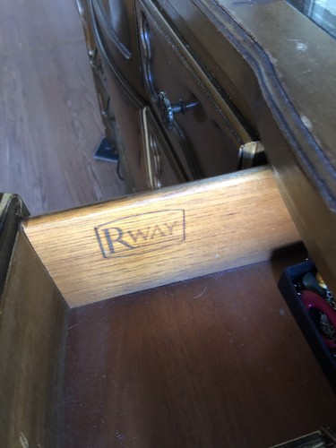 ANTIQUE STYLE FRENCH PROVINCIAL DRESSER CONSOLE WITH MIRROR TOP