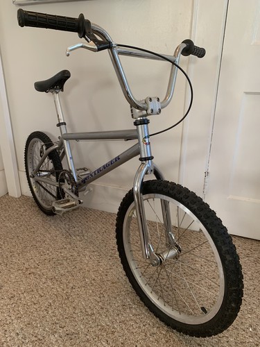 Vintage 20” Mid School USA 4130 Bontrager B1 XL BMX Race Bike 21.5” Top Tube Vintage 20” Mid School USA 4130 Bontrager B1 XL BMX Race Bike 21.5” Top Tube