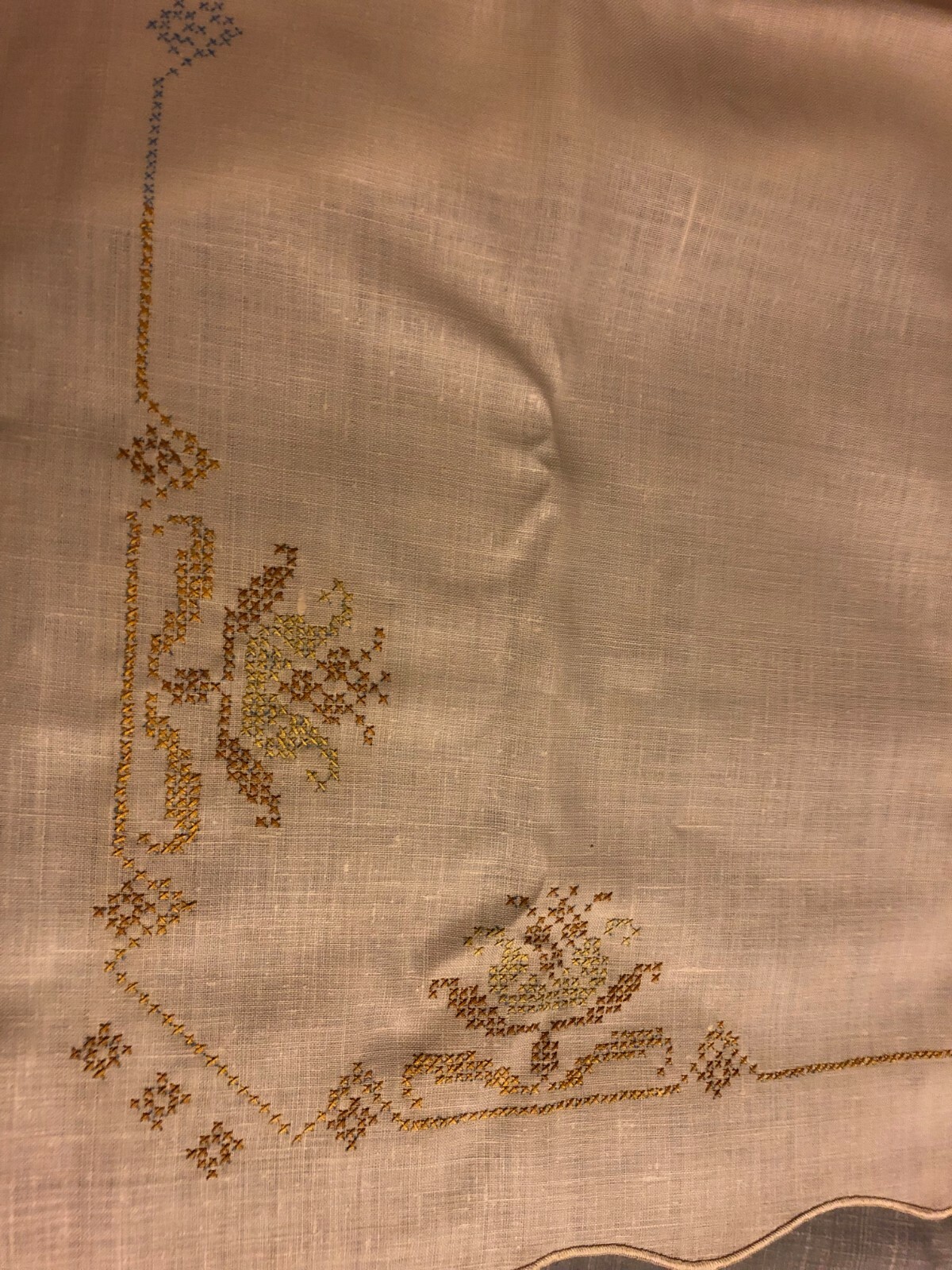 Vintage Lee Wards Cross-Stitch Tablecloth Kit Lotus 70