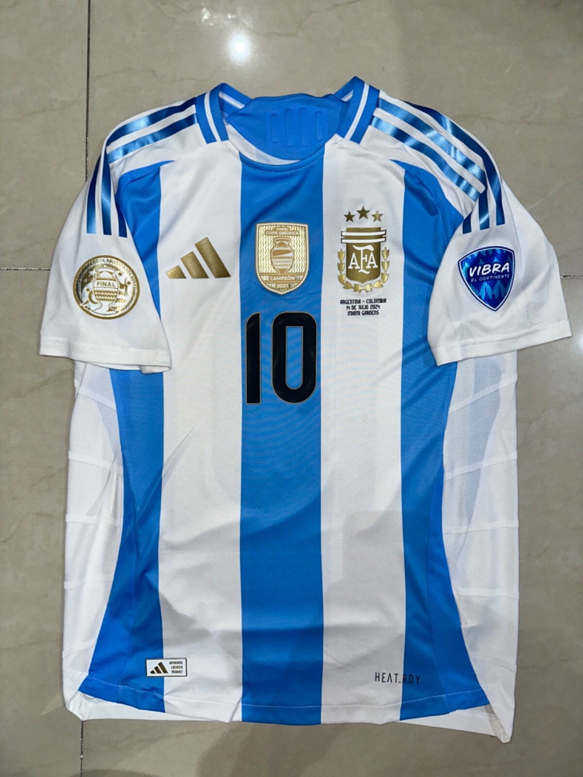 Messi Argentina Player version shirt COPA AMERICA 2024 vs Messi Argentina Player version shirt COPA AMERICA 2024 vs