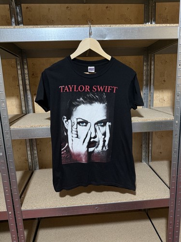 Taylor Swift Reputation Tour Tシャツ 2018 2018 Taylor Swift Reputation Stadium Tour Concert T-Shirt