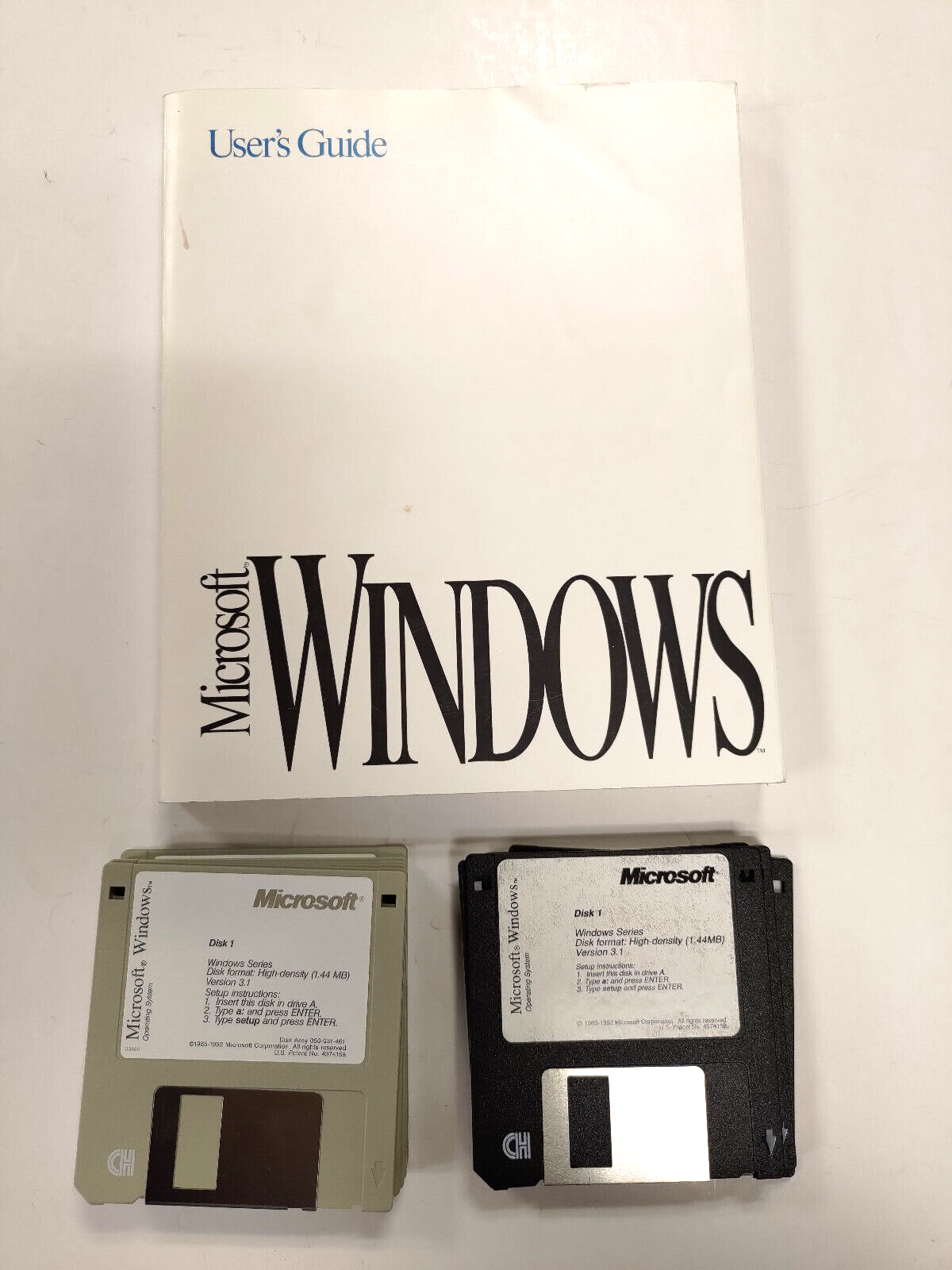 マイクロソフト オペレーティングシステム Windows3.1 Genuine Microsoft Windows 3.1 Operating System Book & Floppy